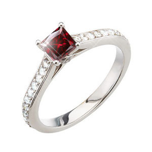 Stunning Princess Cut Engagement 18K White Gold Ring with Deep Red Diamond